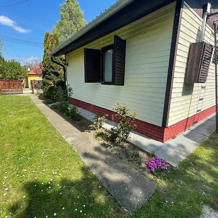 Holiday home Levendula Jakuzzis Vendeghaz *